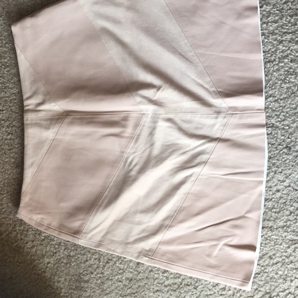 A women’s unused light pink/nude mini skirt - Picture 3 of 3